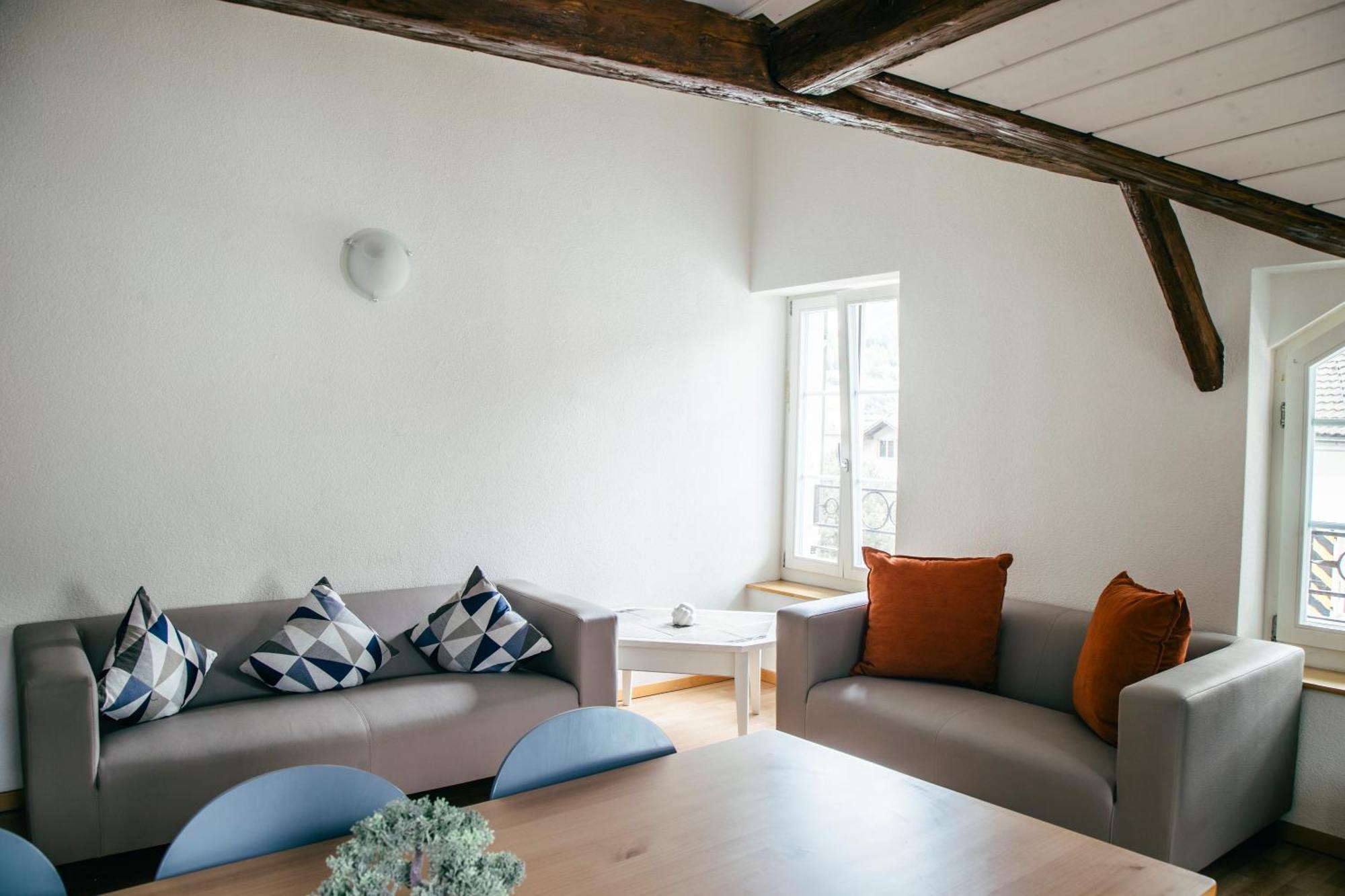 Nimbuzzz Apartments Unterseen Phòng bức ảnh