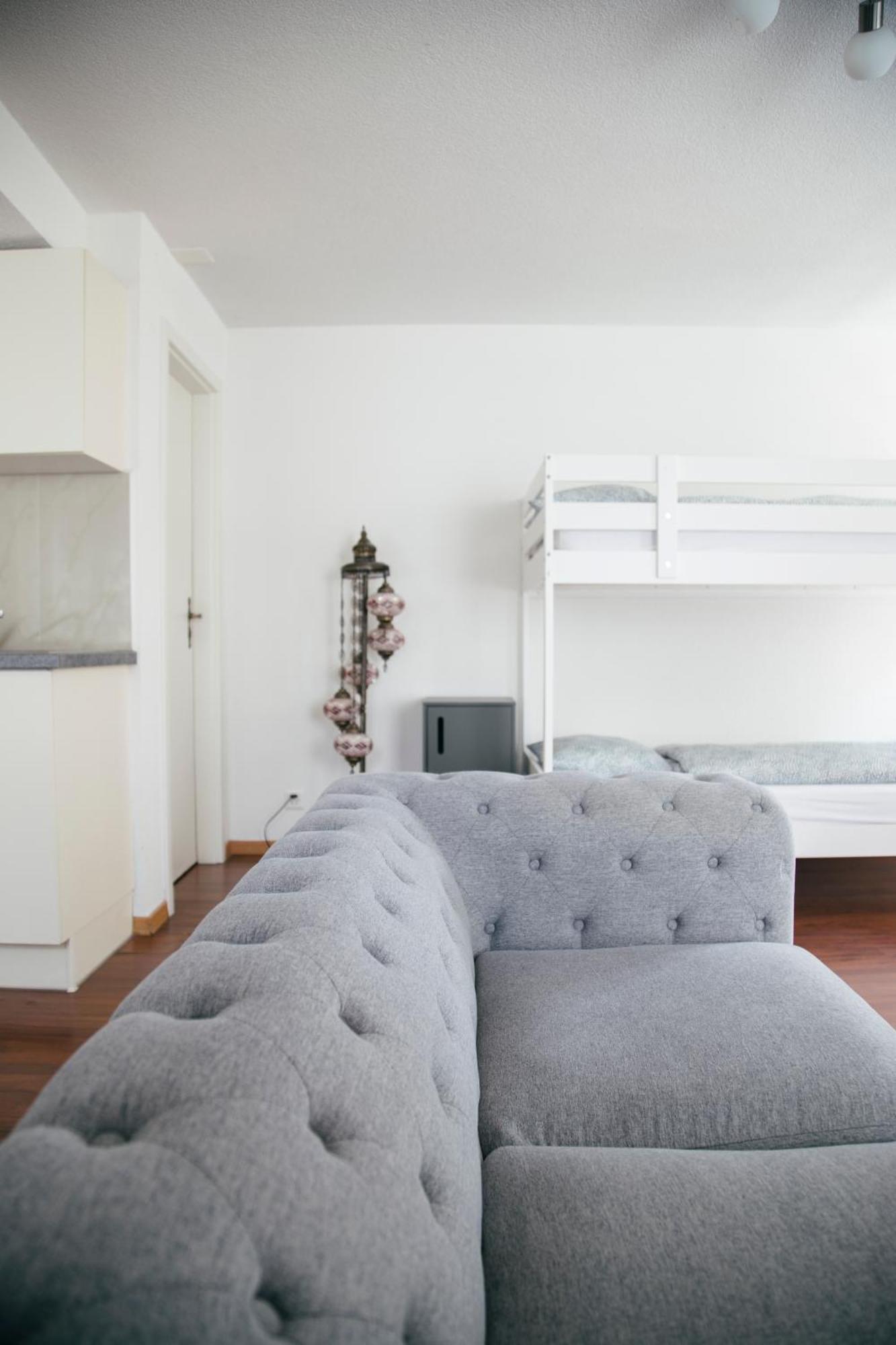 Nimbuzzz Apartments Unterseen Phòng bức ảnh