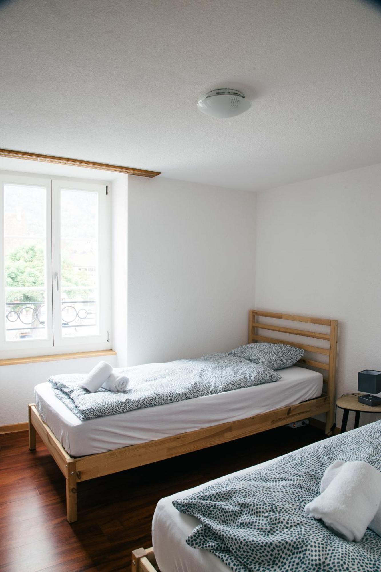 Nimbuzzz Apartments Unterseen Phòng bức ảnh