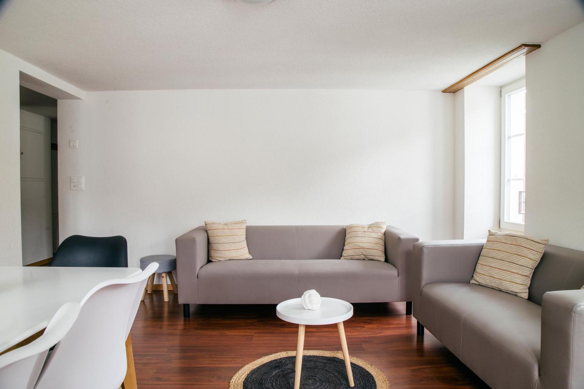 Nimbuzzz Apartments Unterseen Phòng bức ảnh