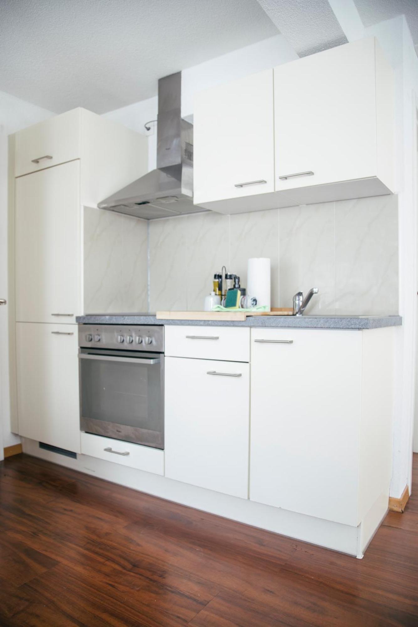 Nimbuzzz Apartments Unterseen Phòng bức ảnh