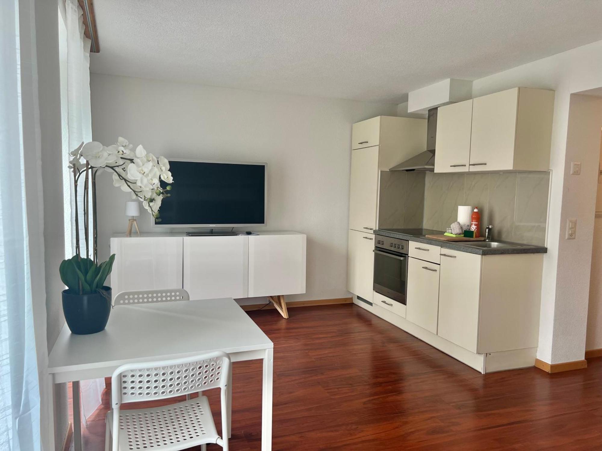 Nimbuzzz Apartments Unterseen Phòng bức ảnh